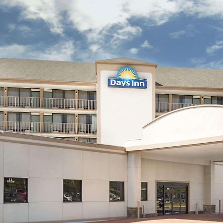 Days Inn By Wyndham Columbus-North Fort Moore Exterior photo
