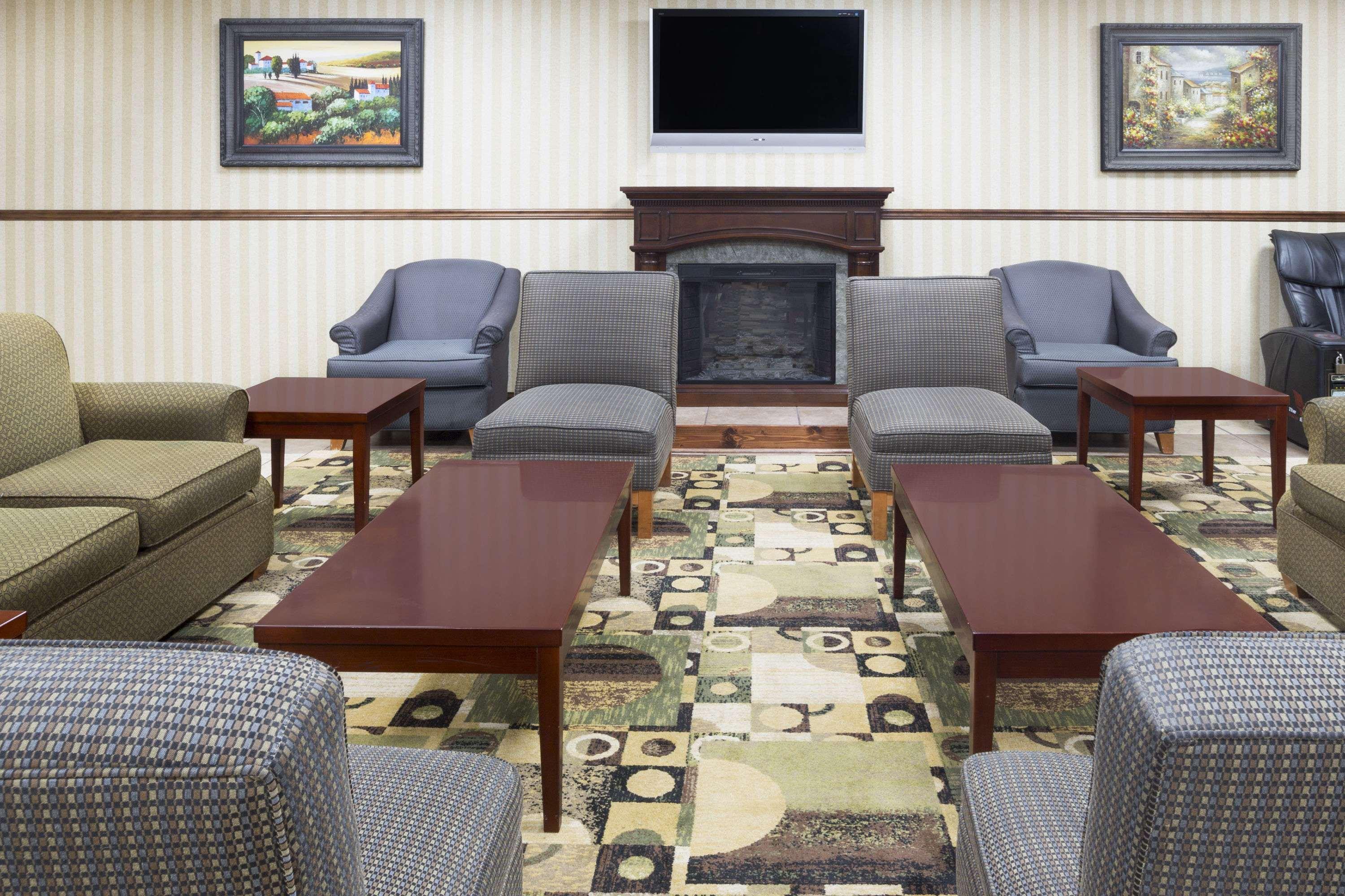 Days Inn By Wyndham Columbus-North Fort Moore Exterior photo