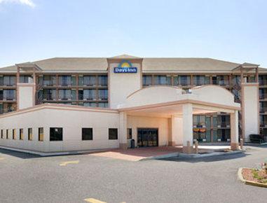 Days Inn By Wyndham Columbus-North Fort Moore Exterior photo