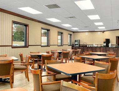 Days Inn By Wyndham Columbus-North Fort Moore Exterior photo